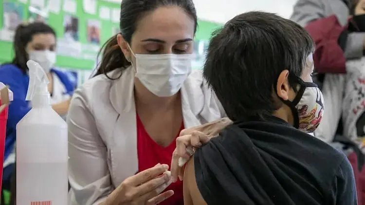 Río Negro inicia la vacunación contra la COVID-19 a niñas y niños desde los 6 meses de edad