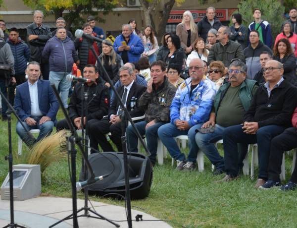 El recuerdo para nuestros veteranos de Malvinas, homenajeados en Cipolletti 