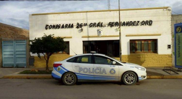 En Fernández Oro le robaron todos sus ahorros a dos abuelos