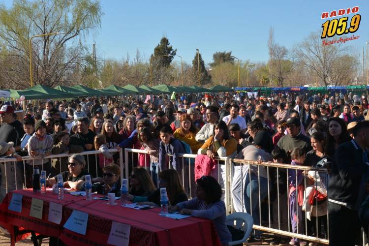 Recordando en imágenes festejos por el Día del Niño en Radio Puerto Argentino 