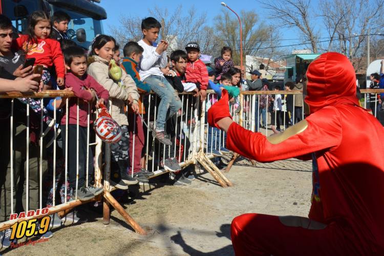 Recuerdos en imágenes del Día del Niño organizados por Radio Puerto Argentino 